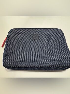 AirFrance Business Class Textured Zip Pouch - Travel Toiletry Kit